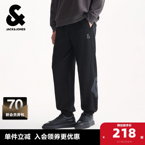 宽松版型，松紧抽绳腰头，双侧插袋