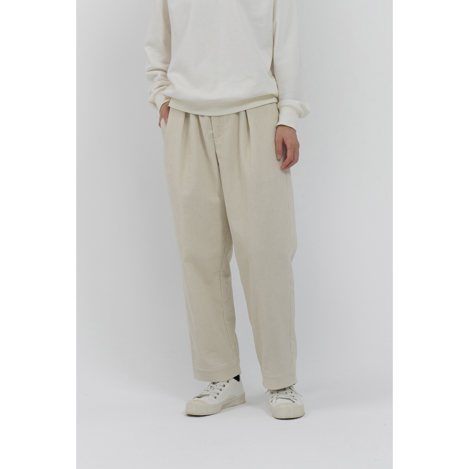 松紧腰直筒九分裤粗条灯芯绒