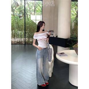 一字领白色短袖修身T恤女夏季字母印花显瘦辣妹百搭短款露肩上衣