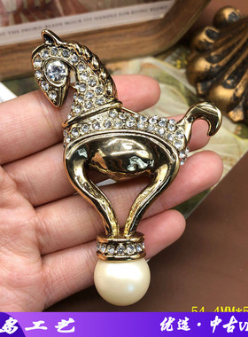 气质百搭新款时尚简约克洛伊木马胸针轻奢服装搭配动物别针复古风