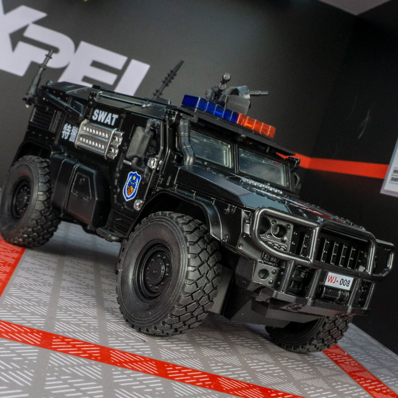 车立方6131a仿真特警装甲车合金汽车模型避震金属吉普车男孩