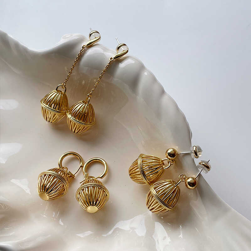 灯笼款金色独特新潮镂空耳饰复古