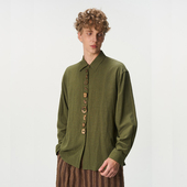 CNEW2025纽扣收藏家民族风橄榄绿棉麻混纺部落文化椰壳扣长袖 衬衫