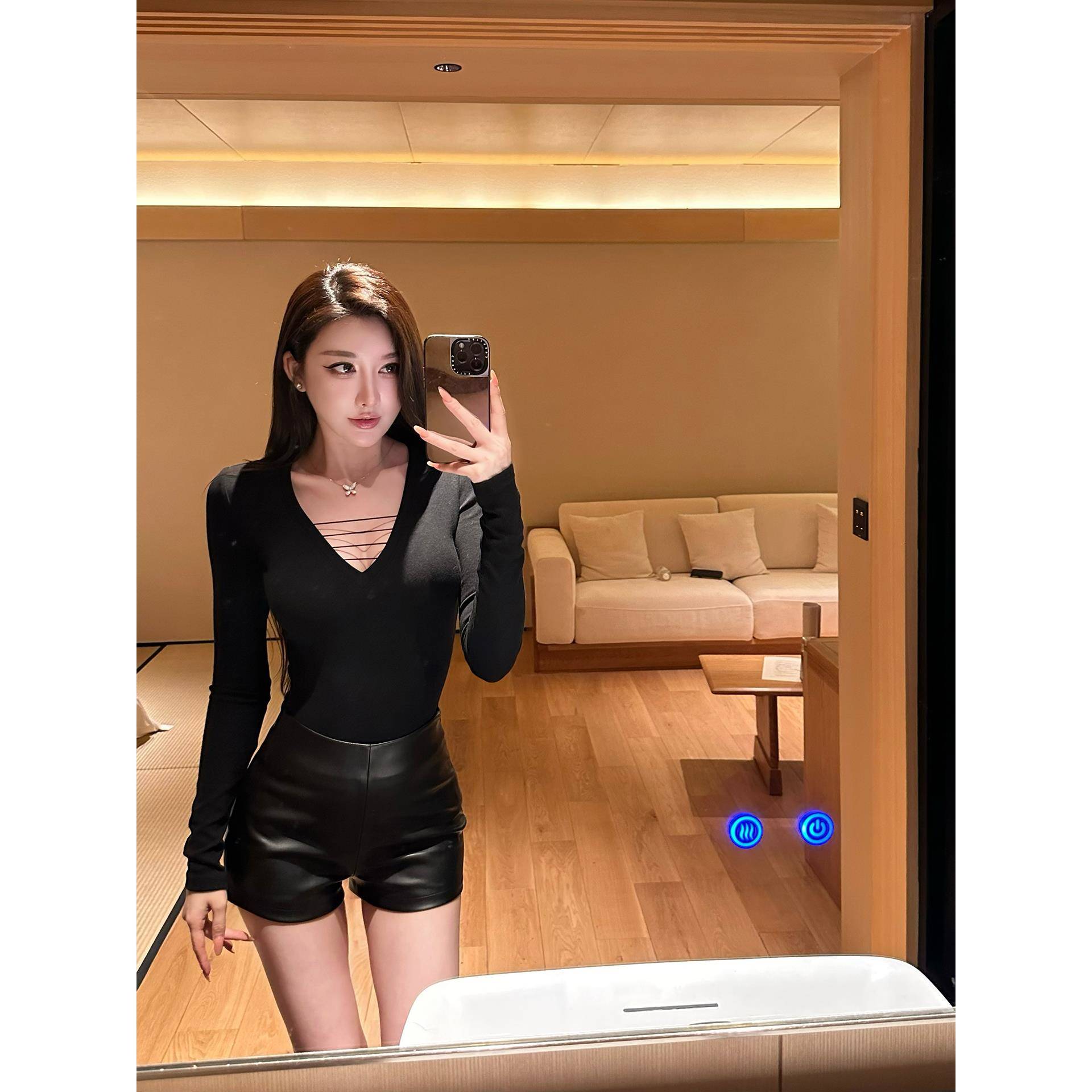 SX善喜V领拼接带子针织衫女秋冬高端气质修身内搭弹力打底衫上衣