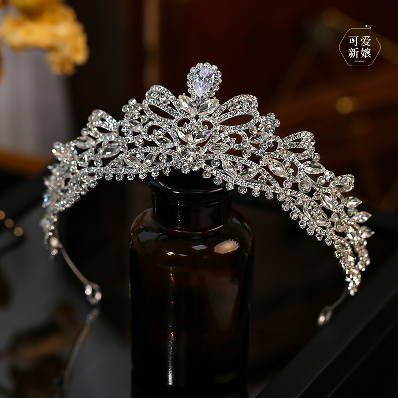 新娘韩式甜美轻奢婚纱皇冠
