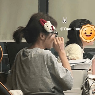 可爱卡通KT猫发夹女2024新款毛绒发卡侧边刘海夹毛茸茸BB夹子头饰