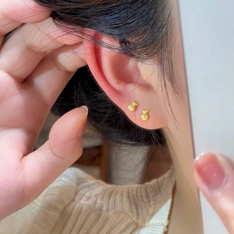 金色来财福袋耳钉女福气满满2025新款高级感耳环时尚百搭小众耳饰