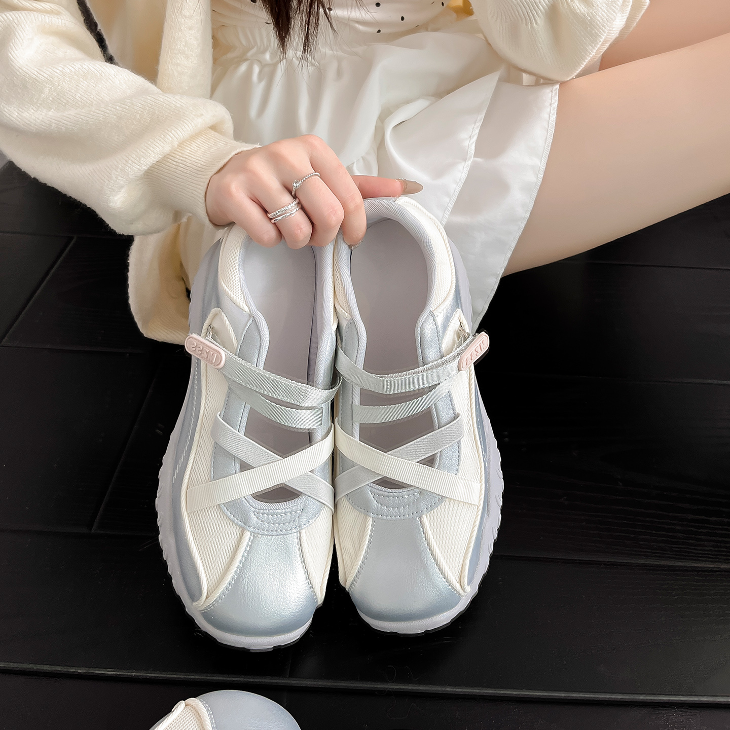 一三良品运动玛丽珍鞋2025秋韩版百搭软底阿甘一脚蹬透气休闲女鞋