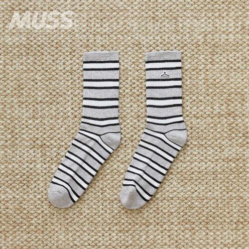 现货 HOLZWEILER STRIPED STOCKINGS 刺绣衣架徽标休闲条纹长袜