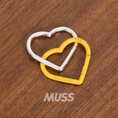 现货 HUMAN MADE HEART CARABINER 字母刻印爱心登山扣挂件钥匙扣