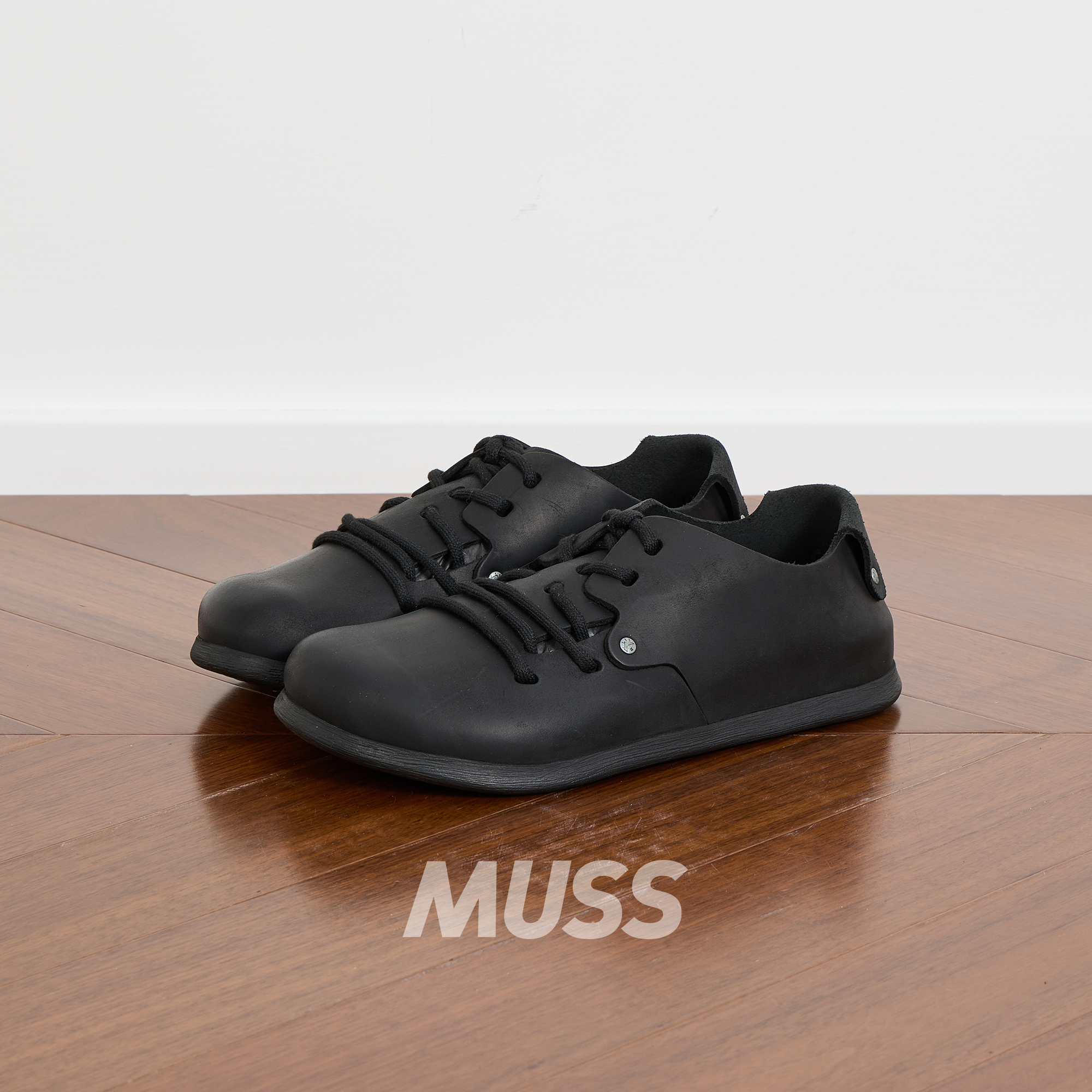 BIRKENSTOCK油蜡皮革软木塞底鞋