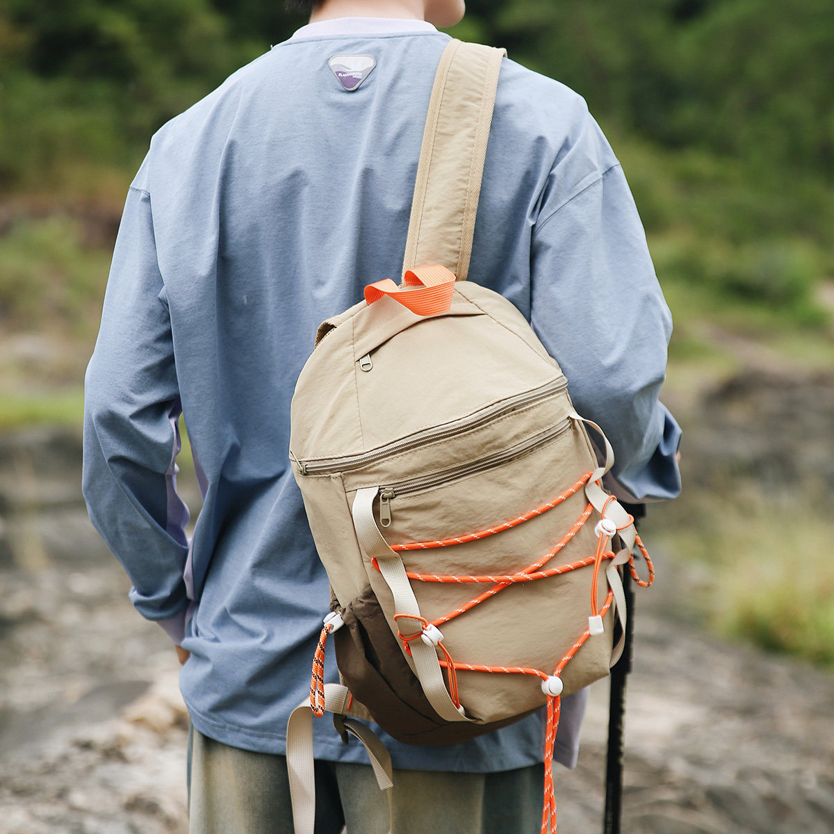 户外登山包女生超轻量化徒步双肩包男生运动轻便露营爬山背包骑行