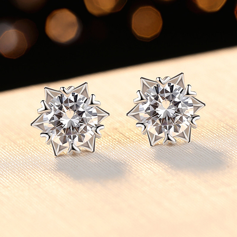 雪花款50分仿真钻石耳钉送女友生日礼物纯银莫桑石耳钉简约饰品