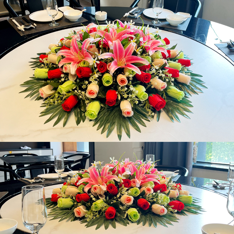 酒店餐厅饭店转盘餐桌摆花
