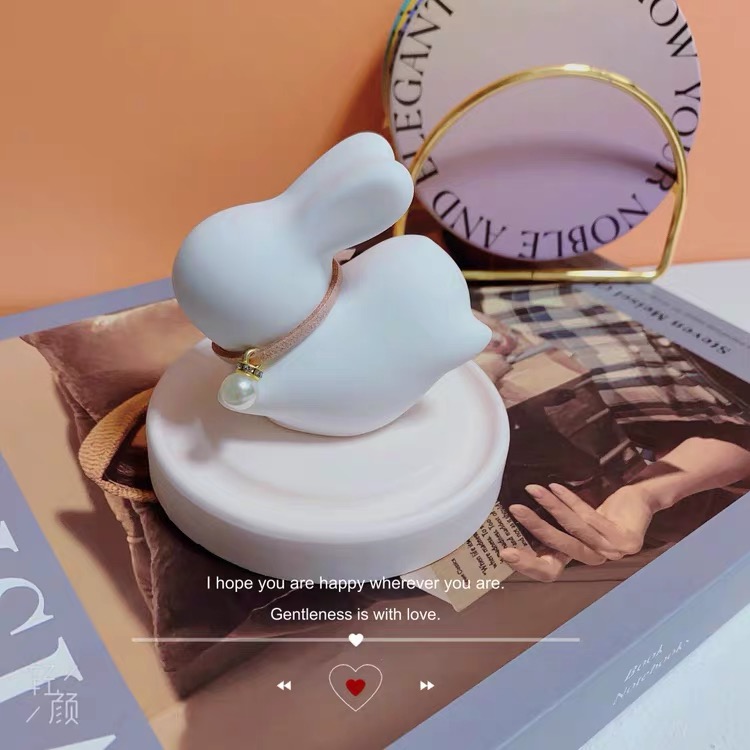 车载香薰摆件汽车兔子扩香石定制200套不退换