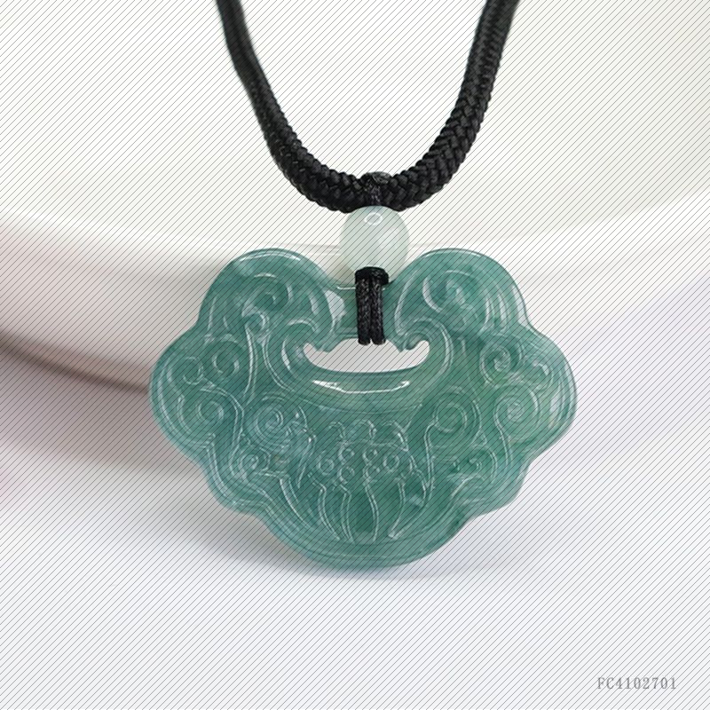 天然A货翡翠吊坠蓝水如意挂件民