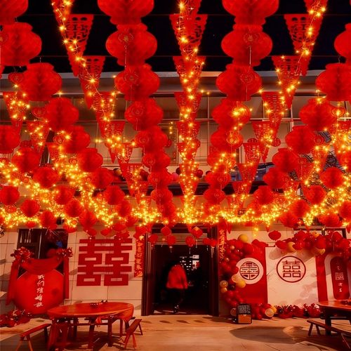 农村院子结婚装饰喜字灯笼