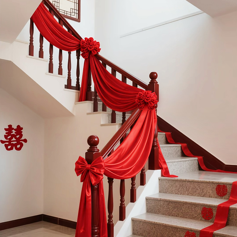 男女方婚礼布置楼梯扶手纱幔装饰