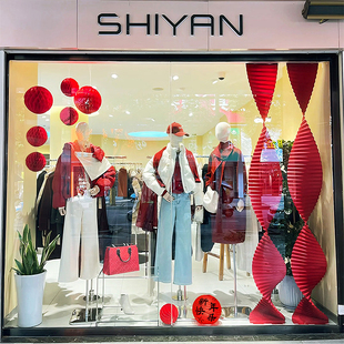 2026马年服装店铺橱窗商场挂饰过年春节氛围场景布置灯笼新年装饰