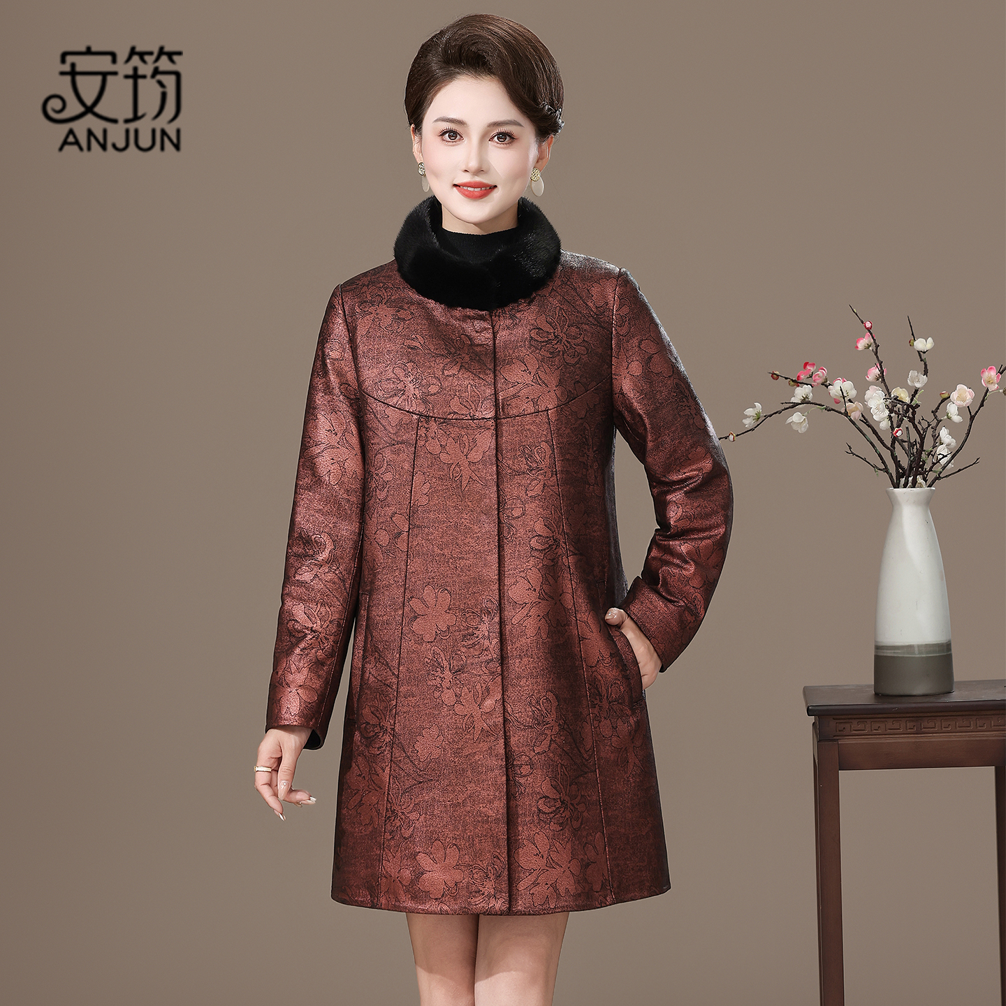 印花真皮羽绒服女中长款海宁红色皮衣2025冬新款中老年绵羊皮外套