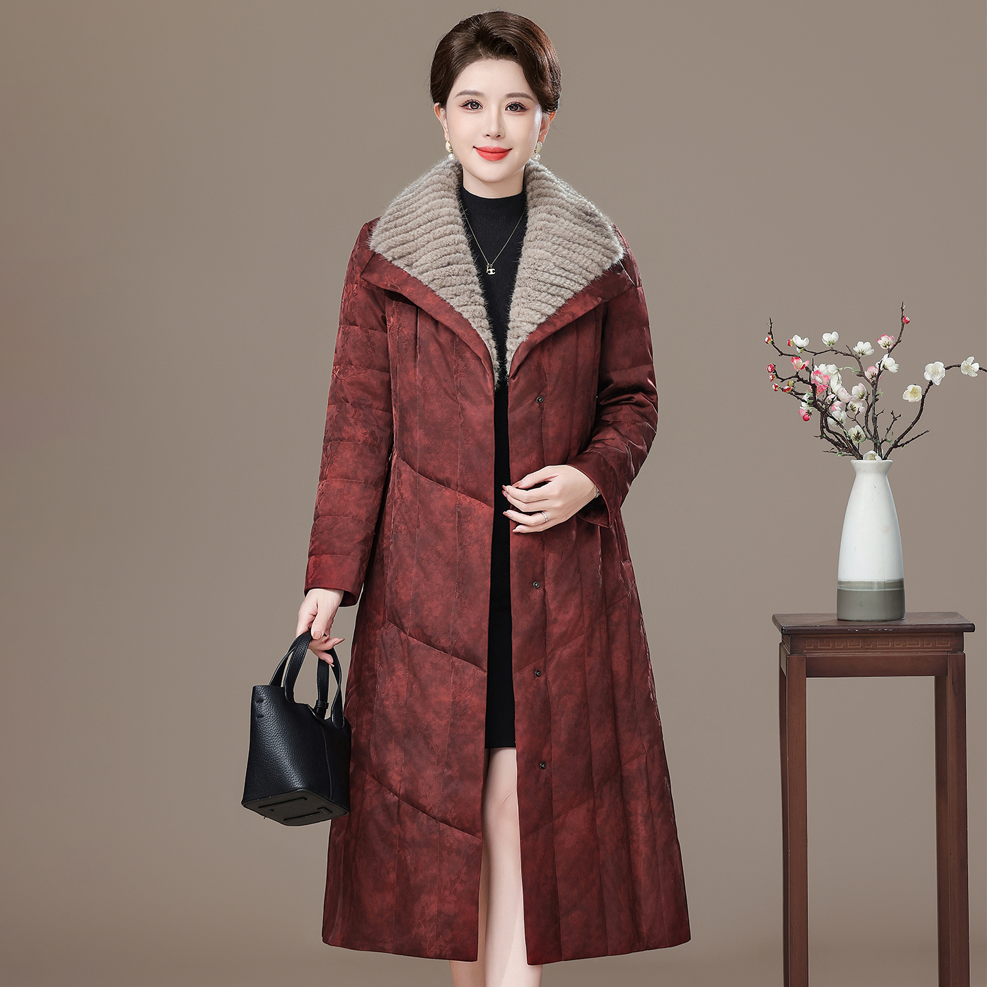 高端保暖水貂毛领新款时尚羽绒服