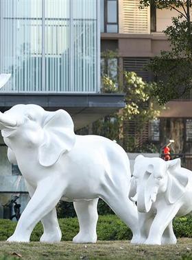 户外园林景观雕塑玻璃钢白色卡通大象摆件庭院商场售楼处美陈装饰