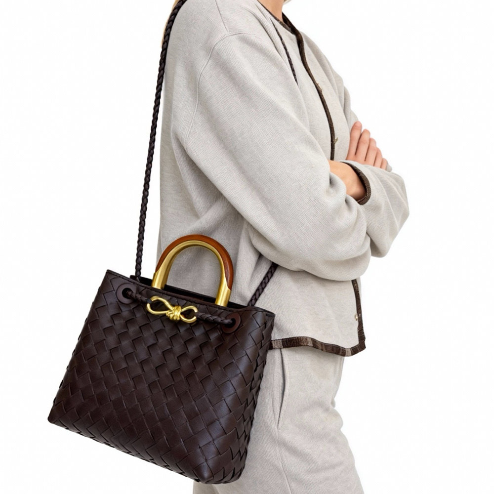B家真皮手工编织女包Andiamo金属绳扣木质手柄大容量牛皮托特包小
