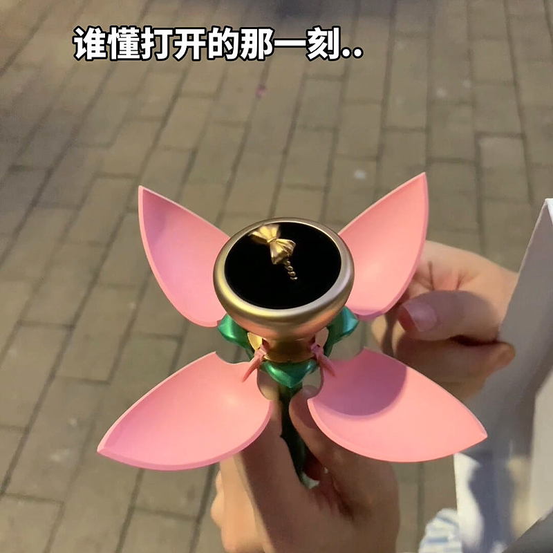 玫瑰花戒指盒送朋友礼物创意高颜值礼盒惊喜求婚礼物戒指收纳盒
