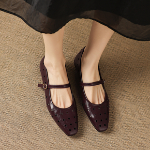 百搭大码 2cm低跟 女一字扣带方头平底单鞋 复古风镂空玛丽珍鞋 法式