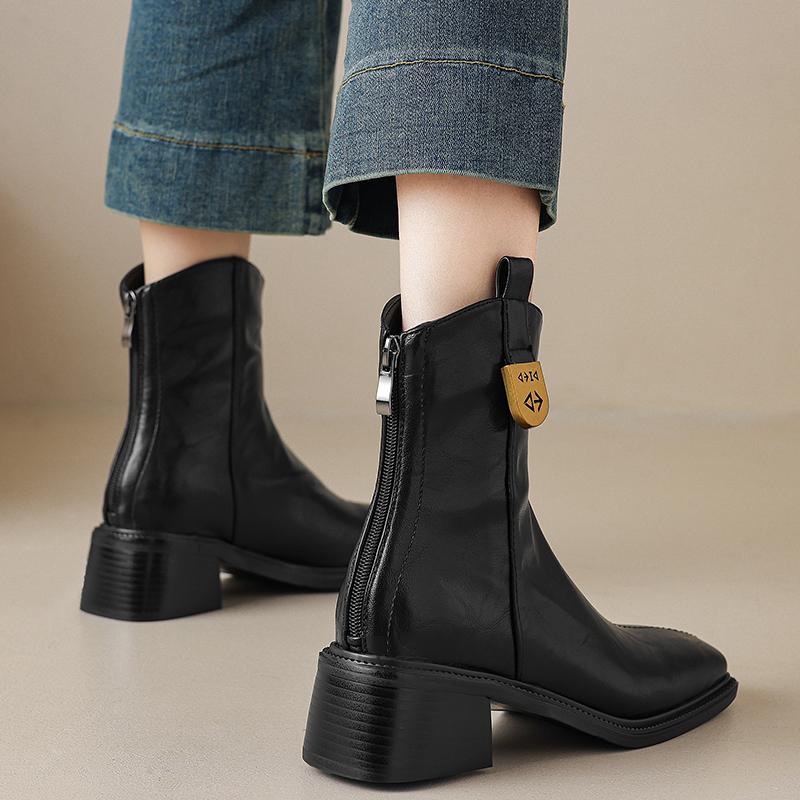 Dale~韩系穿搭方头粗跟大码短靴