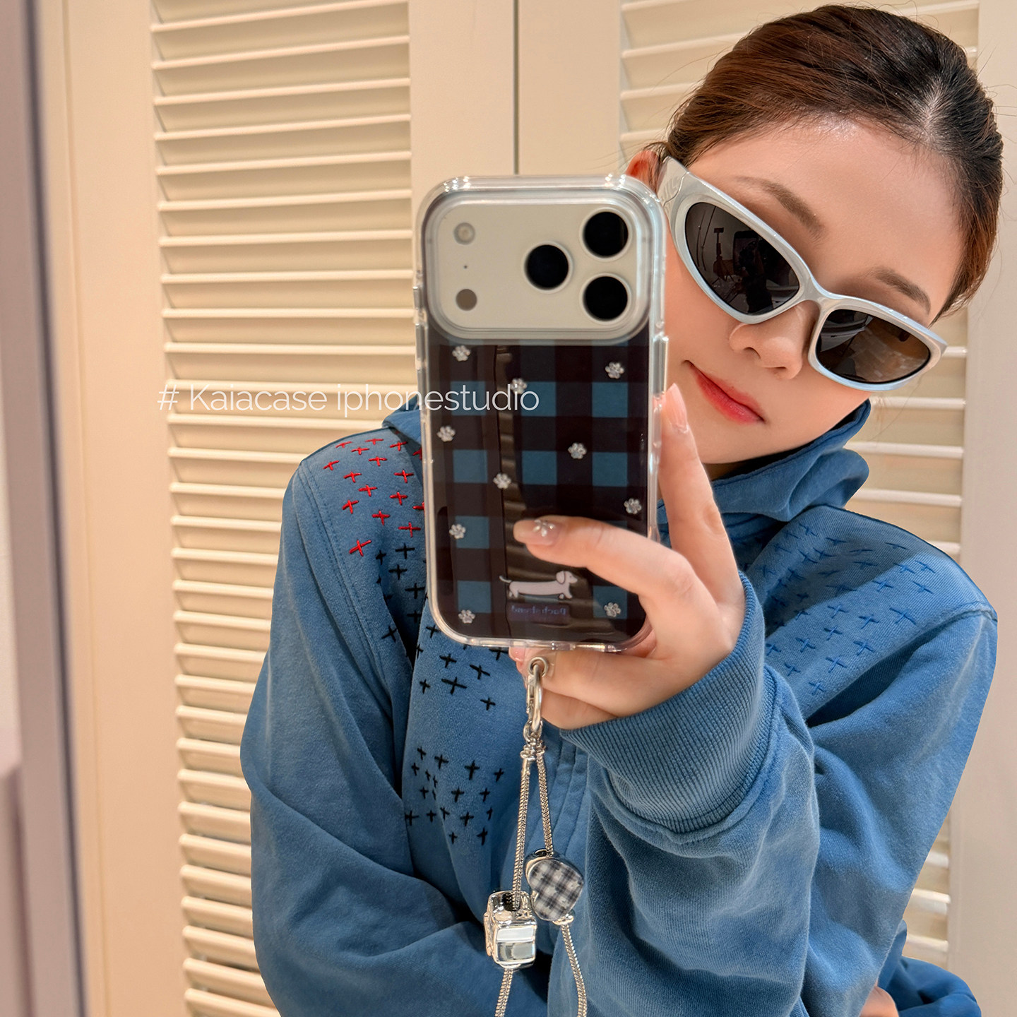 kaia日韩格纹鎏金星星腊肠狗适用苹果18promax手机壳iphone17pro新款16带链条15女18pm全包17pro防摔14手机套