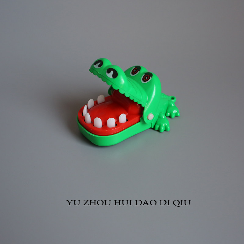 无聊了！玩鳄鱼看谁被咬！压牙齿 咬手 玩具 摆件