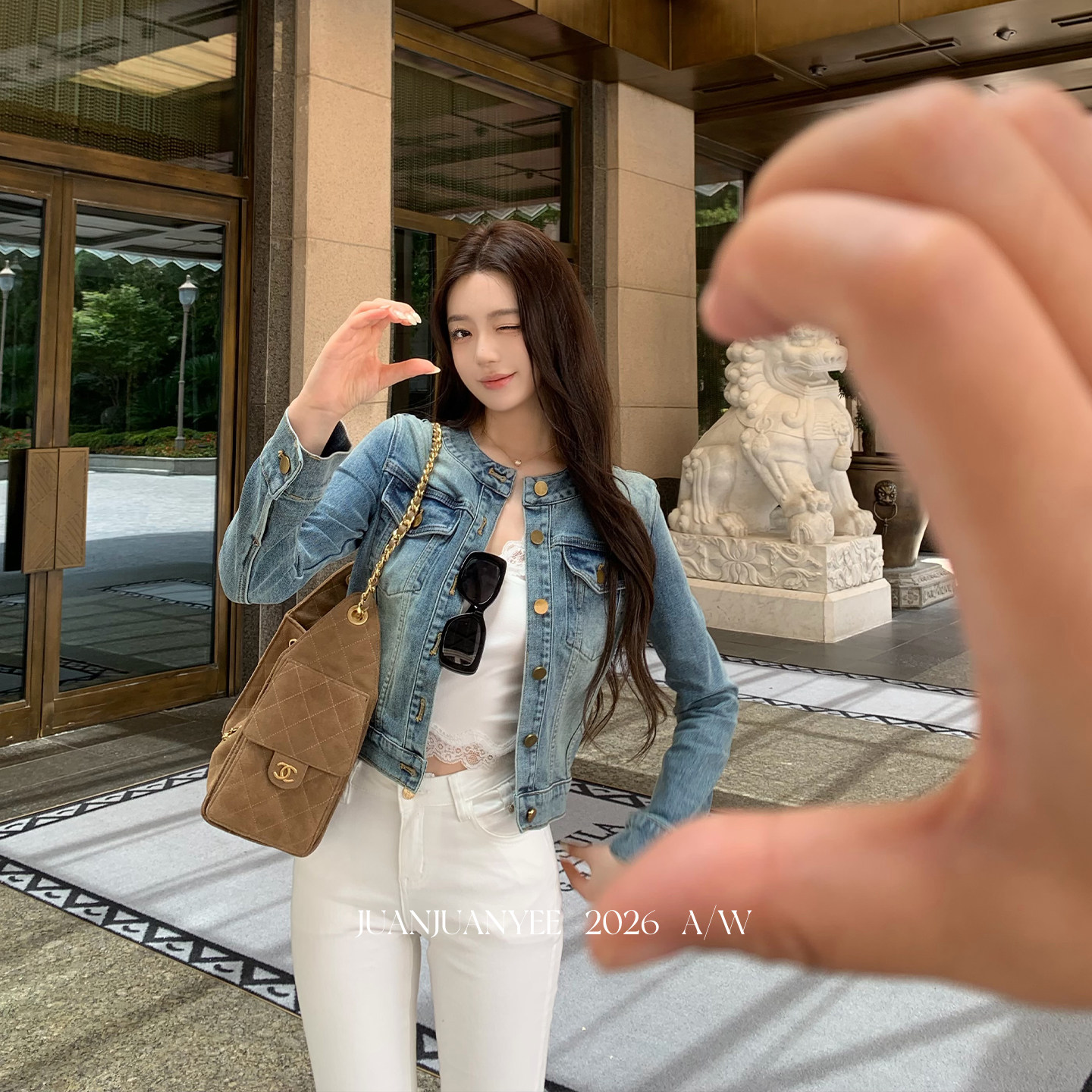 juanjuanyee 【悉尼日记】短款牛仔外套女秋圆领显瘦休闲气质上衣