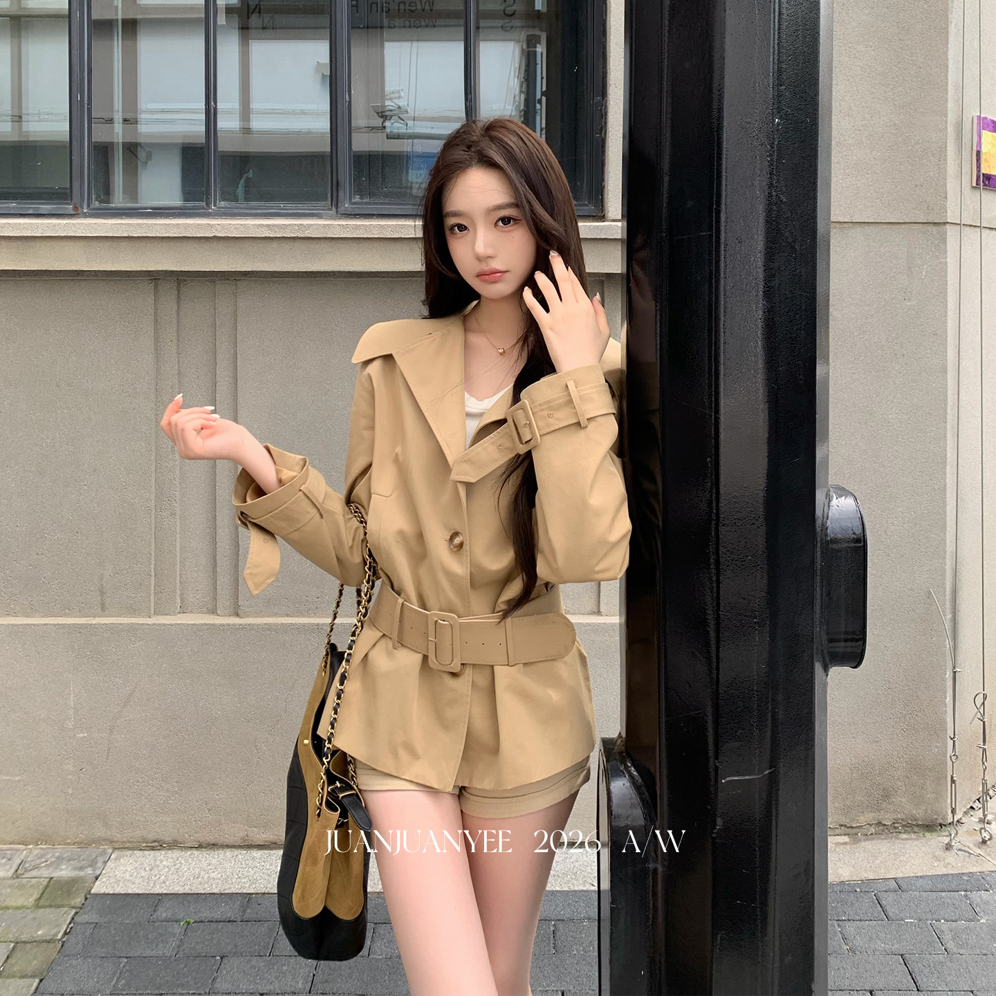 meng via 【巴黎秋日】复古收腰高级感卡其色短款风衣外套女