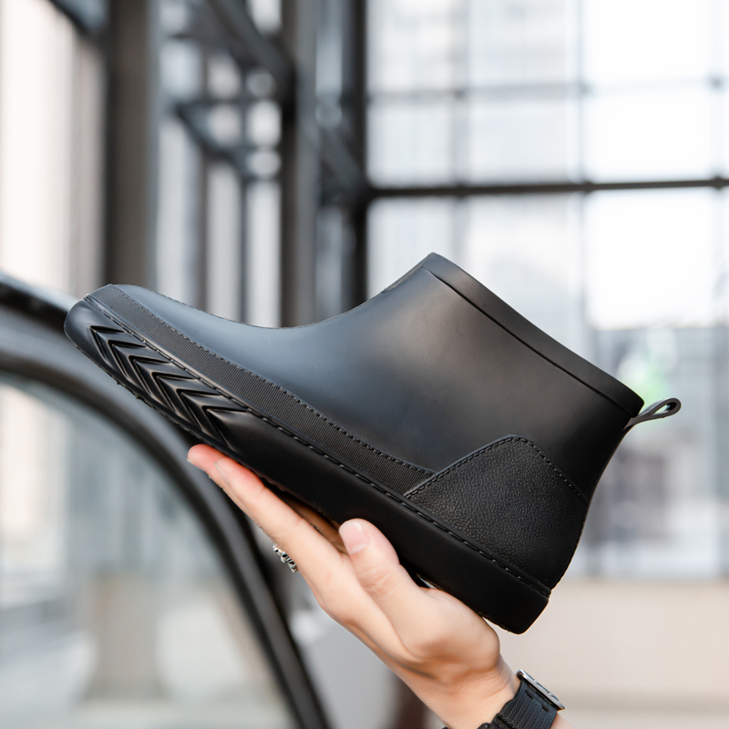 时尚情侣防滑防水鞋加绒