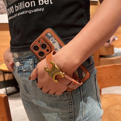 苹果15皮质手腕带保护套