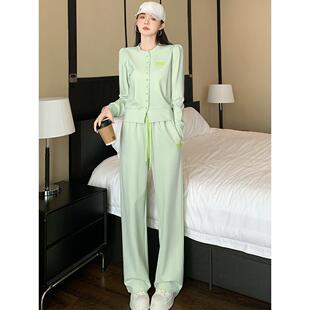 ROUMIKL高级感冷淡风盐系穿搭套装秋冬季薄荷曼波绿外套韩版运动