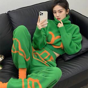 ROUMIKL高级感套装女短款高领毛衣配休闲裤遮肉慵懒风两件秋冬季