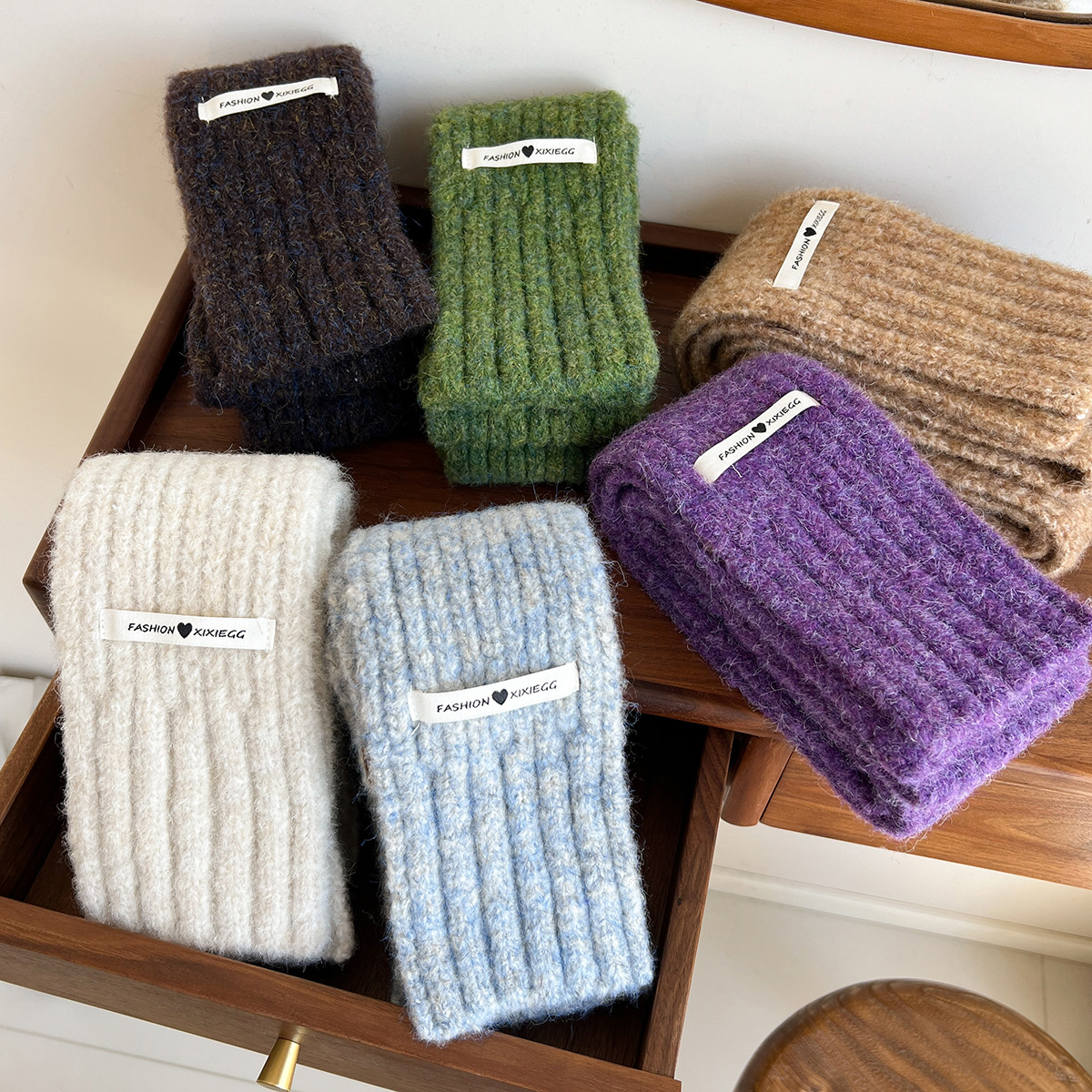 韩版ins风围脖窄版羊毛混纺针织纯色时尚小标毛线针织保暖围巾女