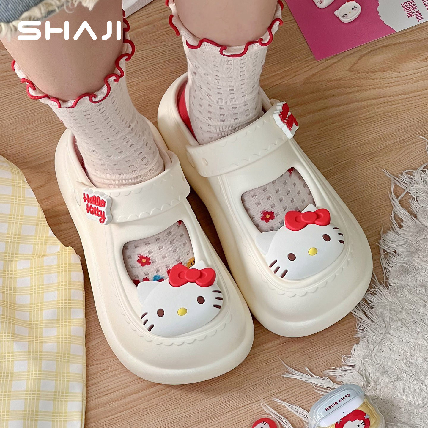 鲨际HelloKitty洞洞鞋图片