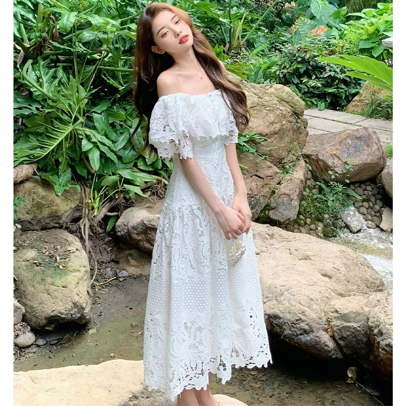2023夏季新款女装法式一字肩纯欲温柔H设计感小众收腰连衣裙子长