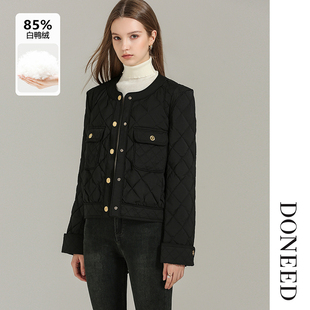DONEED2025冬款优雅圆领箱型气质格纹绗缝保暖舒适短款羽绒服女