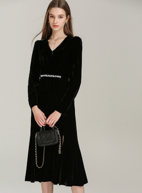 DONEED春款法式优雅V领收腰小黑裙轻奢钻饰开叉丝绒连衣裙女