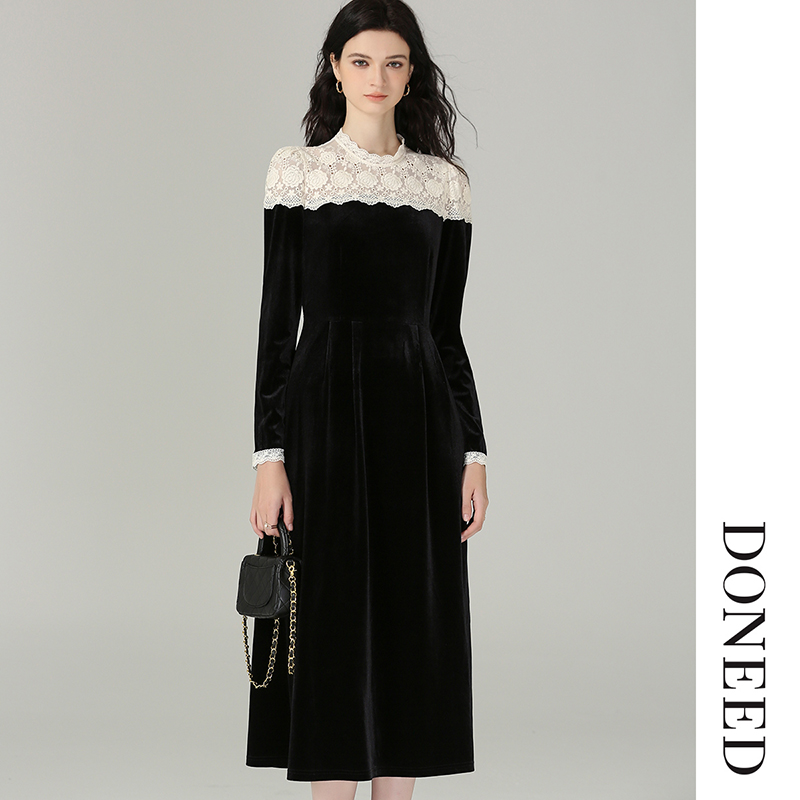 优雅气质蕾丝拼接丝绒长款连衣裙