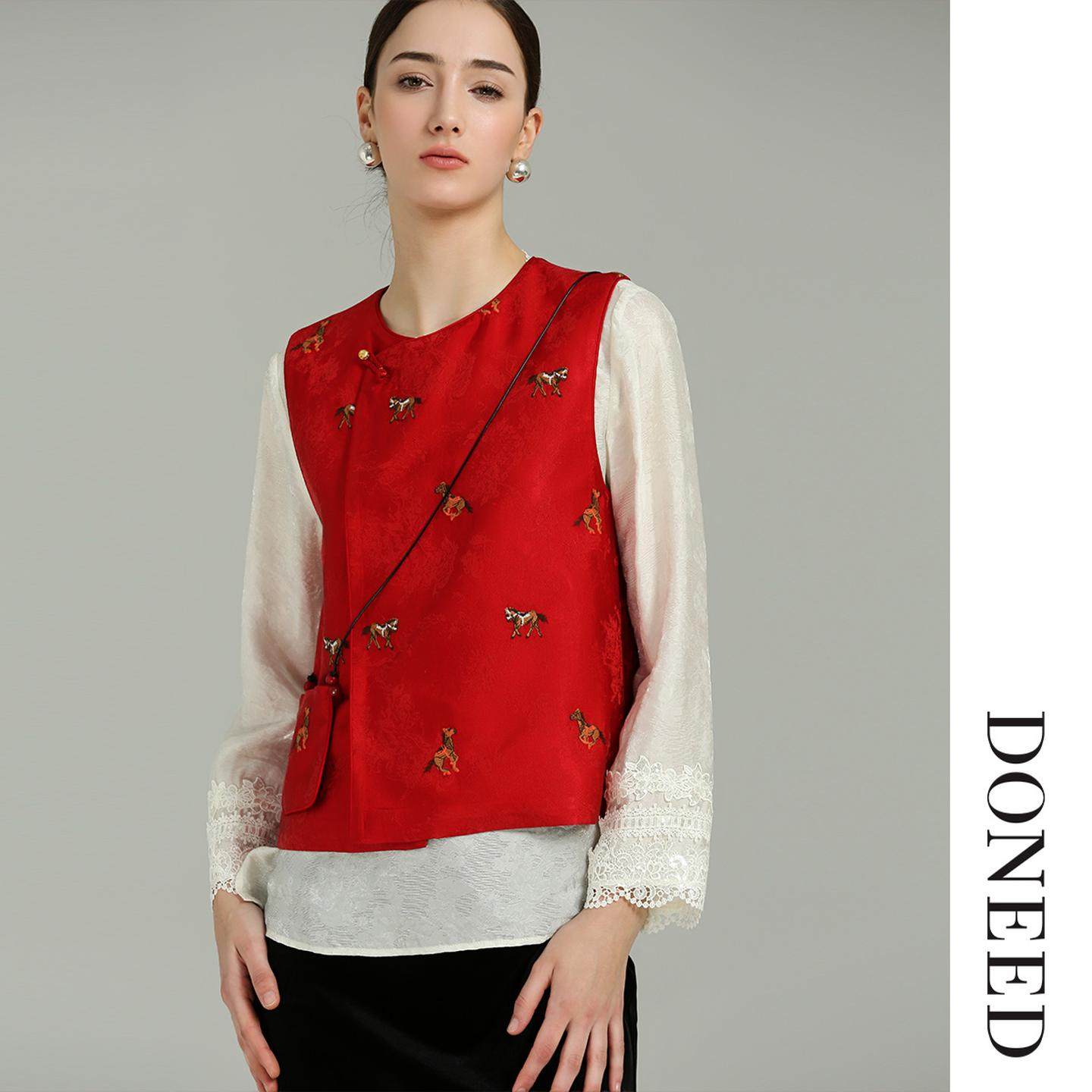 DONEED2026春新款国风新中式刺绣小马重工配不可拆卸挎包马甲女