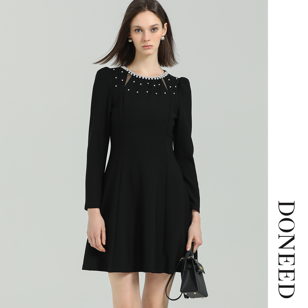 钉珠圆领网纱镂空A摆连衣裙