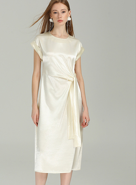 DONEED2026夏优雅时尚圆领绑带慵懒收腰设计感缎面气质连衣裙女