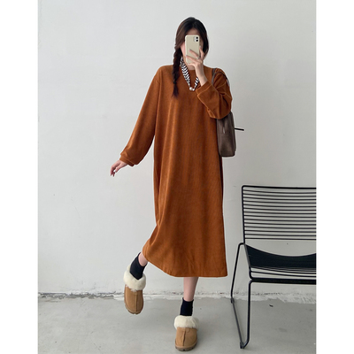 大码圆领配丝巾针织长裙女秋冬季新款胖mm韩版宽松打底卫衣连衣裙