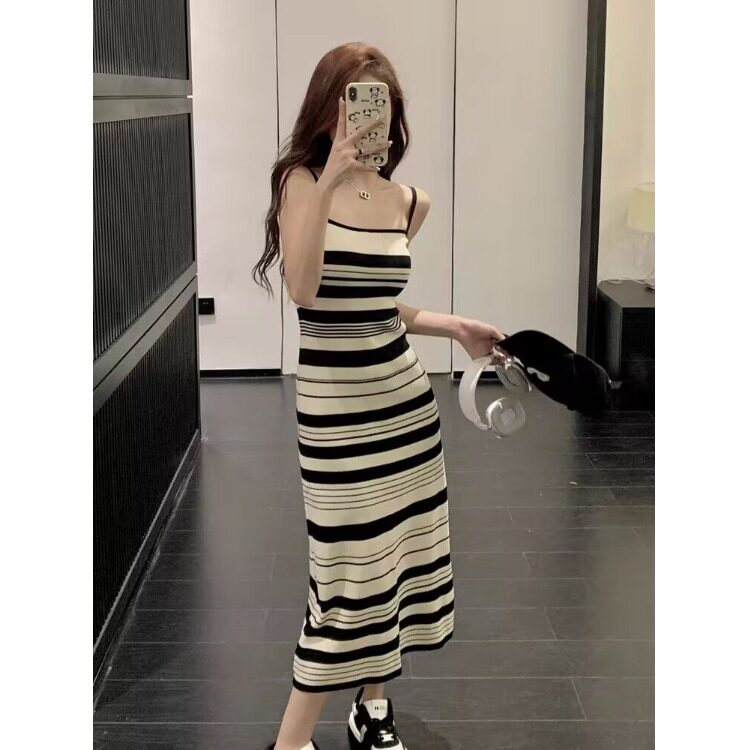 针织条纹吊带连衣裙女2026夏季新款韩系显瘦修身外穿打底背心裙子