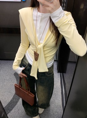 2025春季韩系ins多巴胺穿搭黄色假两件披肩设计撞色拼接打底上衣